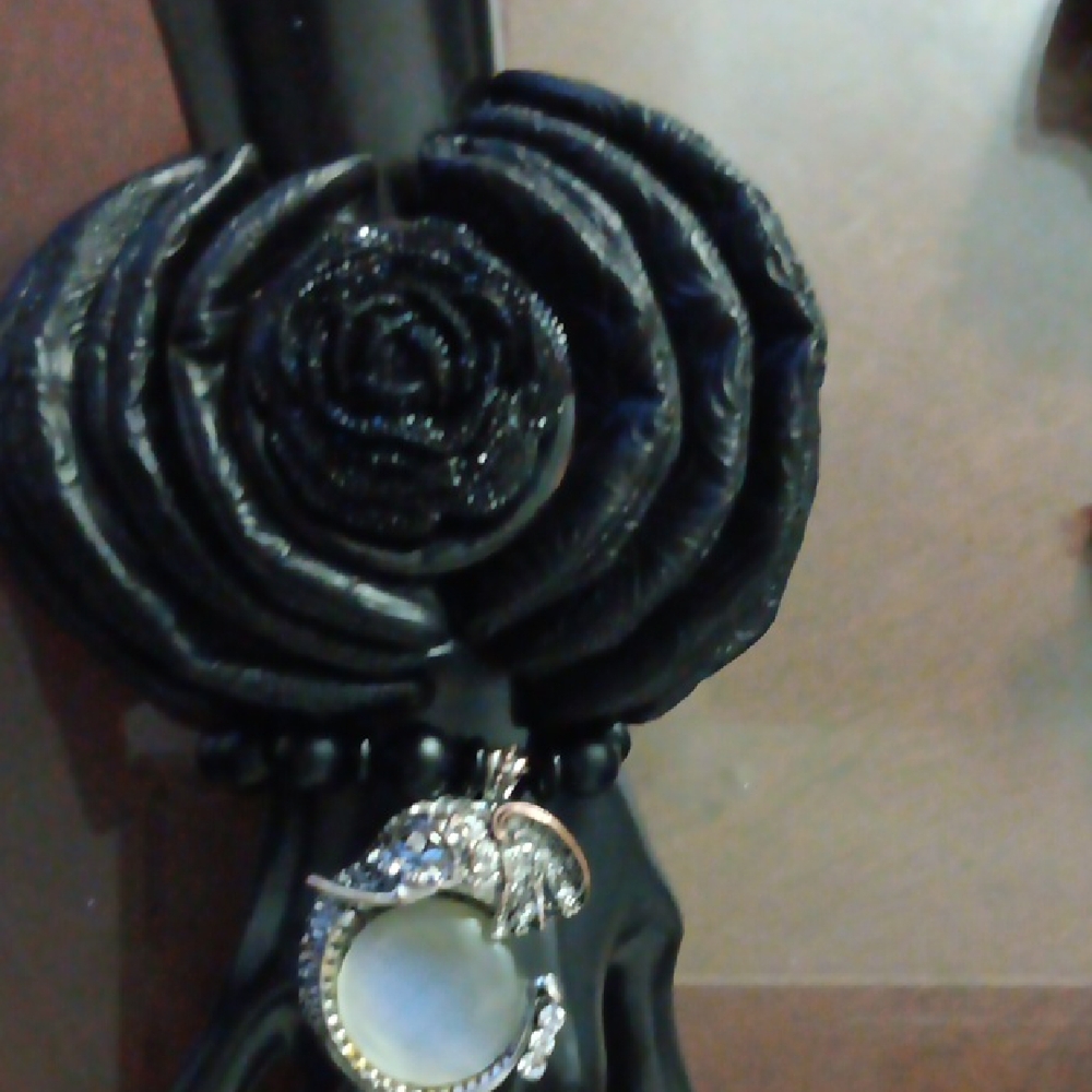 Elegant Black Rose Pendant Necklace